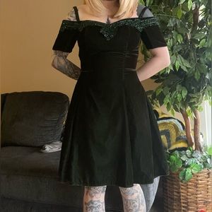 Vintage 80s Green Velvet Flare Party Dress